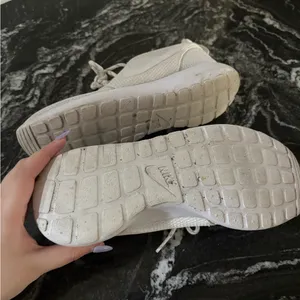 Nike Women's White Sneakers thumbnail 3
