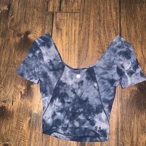 Lululemon Align‎ Tee Nulu Size 2 Diamond Dye Lunar Rock True Navy thumbnail 2