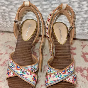 Gianni Bini floral wedges thumbnail 3