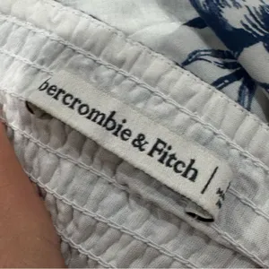 Abercrombie and Fitch Blue White Puff Sleeve Blouse Top Women’s Medium thumbnail 2