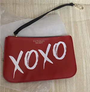 Red Victoria's Secret XOXO Hugs And Kisses- Wristlet‎ makeup Bag-8W-6H-NEW! thumbnail 1