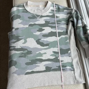 Aerie Green & Cream Camouflage Sweatshirt size M thumbnail 8