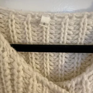 Chunky Knit Cardigan Cream V Neck Button Front Pockets Cozy Oversized Small thumbnail 2