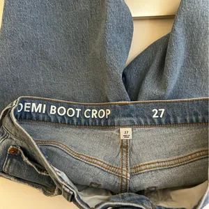 J. Crew 9'' demi-boot crop‎ jean in Rocky Shore wash thumbnail 6