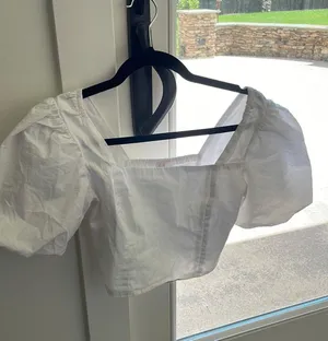 White Gianni Bini Top thumbnail 2