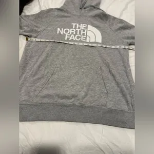 The North Face Women’s Sz: L Hoodie Sweatshirt Gray Half Dome Logo Pullover. thumbnail 3