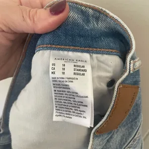 NWT American Eagle Highest Rise 90's Boyfriend Distressed Blue Jeans Plus Sz 18R thumbnail 16