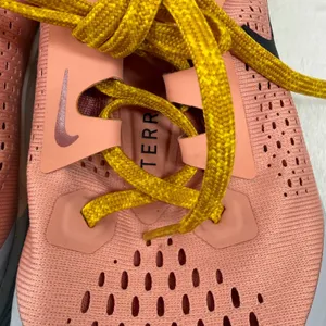 Nike Air Zoom Terra Kiger 6 Womens Trail Running Shoes Pink CJ0220-600 Size 7.5 thumbnail 4