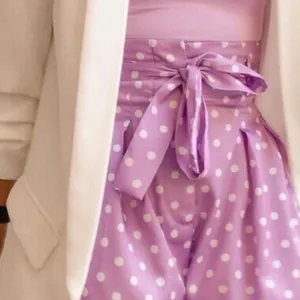 ZARA Lilac & White Polka‎ Dot High Waisted Flowy Satin Belted Paperbag Shorts XS thumbnail 4