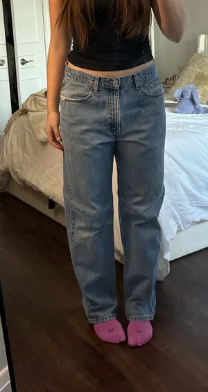 Levi’s Women’s Straight Leg Baggy Jeans thumbnail 4