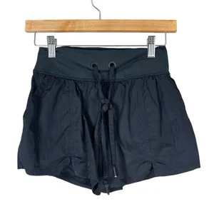 OFFLINE by Aerie The Hugger Solid Athletic Shorts Black Sporty Side Slit Size XS thumbnail 2