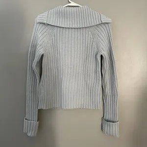 Women’s Gap Blue Gray Solid Cable-Knit Collared Button Front Cardigan Sweater M thumbnail 2