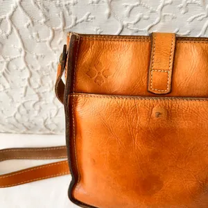 Patricia Nash Venezia Purse Tan Italian Leather Pouch Slim Crossbody Bag Vintage thumbnail 4