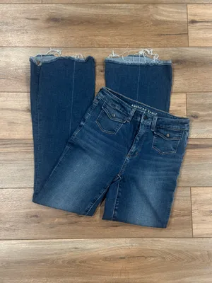 AMERICAN EAGLE Western Stretchy High-rise Bareback Raw Hem Flare Jeans | Size 6 thumbnail 4