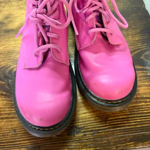 Doc‎ Martens Pink Boots Size 6 thumbnail 4