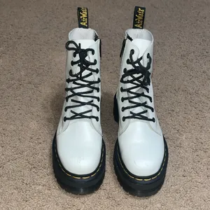 Dr. Martens Jadon Platform Boot 8-Eye Polished Smooth Leather White‎ 6 thumbnail 2