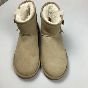 Koolaburra by UGG Victoria Mini Boots Sand Beige Suede Womens Sz 9 EUC thumbnail 3