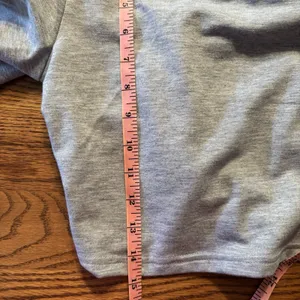 Shein Womens Cropped Hoodie Size Medium Gray Ties on‎ Back Long Sleeve thumbnail 6
