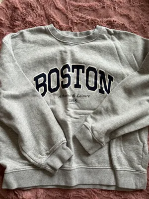 H&M Boston Crewneck thumbnail 1