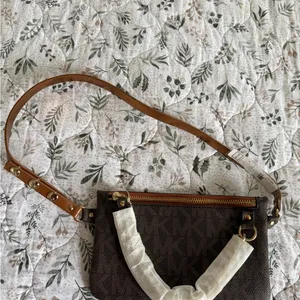 NWT Michael Kors Monogram Logo Belt Bag thumbnail 5