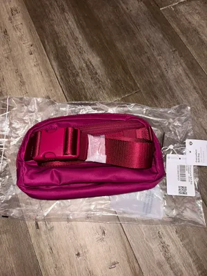Lululemon Everywhere Belt Bag 1L thumbnail 2