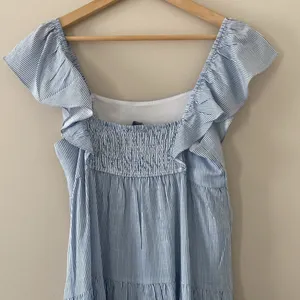 MinkPink‎ Aries Tiered Midi Dress In Blue/white Stripe Size M thumbnail 7