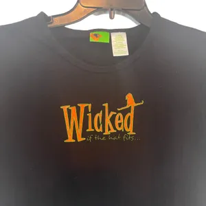 Vintage 90s Halloween Town Nostalgic Large Wicked Witch Graphic Black T‎ Shirt thumbnail 2