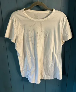 GAP For Good Cream Short Sleeve Tee with Perforated Star Design | Size Larege thumbnail 1