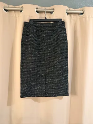 NWT Soho Black Tweed Pencil Skirt with Subtle Metallic Thread thumbnail 3