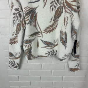 NWT Tahari Fuzzy Knit Patterned Sweater Size XS thumbnail 5