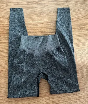 Victoria’s Secret Leggings thumbnail 1