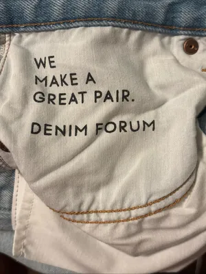 Aritzia Denim Forum Women’s Farrah Hi-Rise Wide Leg Jeans Size 28 Light Wash EUC thumbnail 6