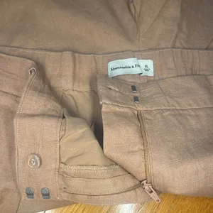 Abercrombie and Fitch Khaki Linen Tailored Trouser pleated Business Shorts thumbnail 5