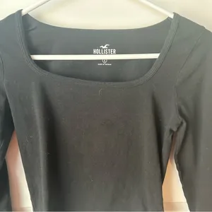 Hollister black long sleeve crop top size small thumbnail 3