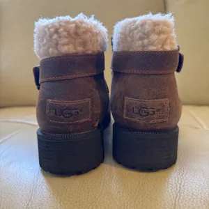 UGG Elora Brown Suede Shearling Lined Buckle Ankle Boots 1095151 Womens 9‎ thumbnail 3