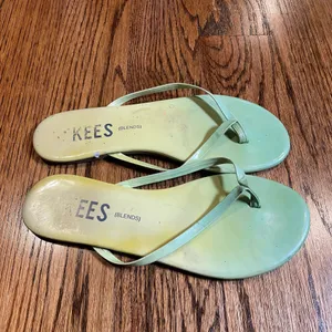 TKEES Blends Ombre Flip Flops Green Yellow Size 7 thumbnail 3