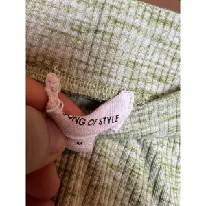 Song of Style Ribbed Emmett Pants in Green Heather Sz. M thumbnail 5
