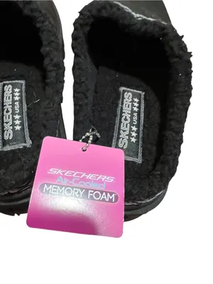 Skechers Women’s Size‎ 9 Slip-On Clogs Black Embroidered Sherpa Lined Slippers thumbnail 5