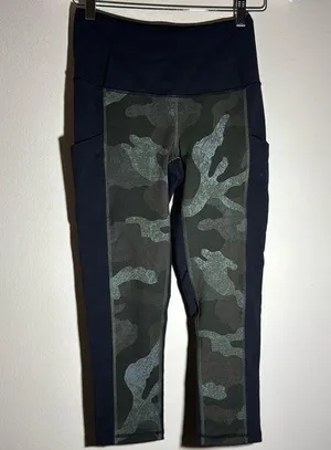 The North Face Camo Capri Leggings thumbnail 1