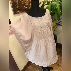 EUC DRESS BARN CREAM FLOWY BAT 🦇 sleeve with embroidery & lace ornaments Sz 3XL thumbnail 2