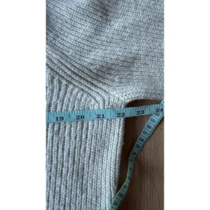 J.Crew Puff-Sleeve Turtleneck Sweater in ivory Size Large thumbnail 8