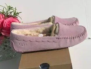 UGG Scalloped Moc thumbnail 1