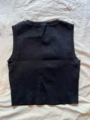 Black Zara crop knit tank top thumbnail 3