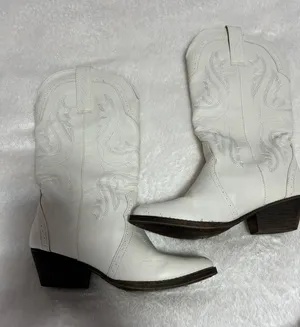 Francesca's White Cowboy Boots thumbnail 2
