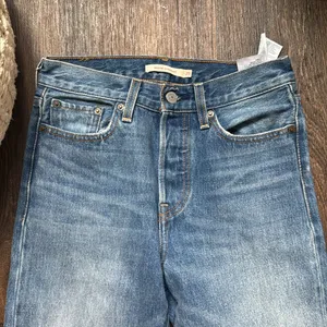 Levi’s Wedgie Straight Jeans thumbnail 2