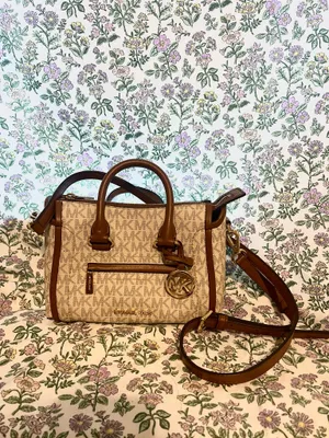 Michael Kors purse thumbnail 2