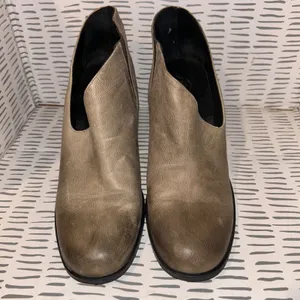Free People Terrah Grey Leather Cut Block Heel Ankle‎ Booties Shoes Women 8.5 39 thumbnail 5