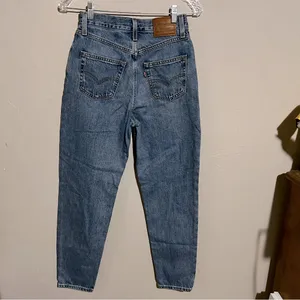 Levi’s Premium‎ 80’s Mom Jean High Rise Denim Jeans thumbnail 13