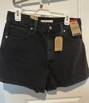 Levi’s Vintage High-Waisted Denim Mom Shorts thumbnail 1