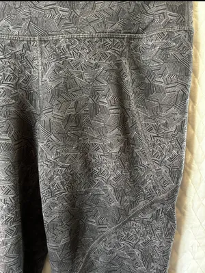 Women’s Capri Leggings thumbnail 2
